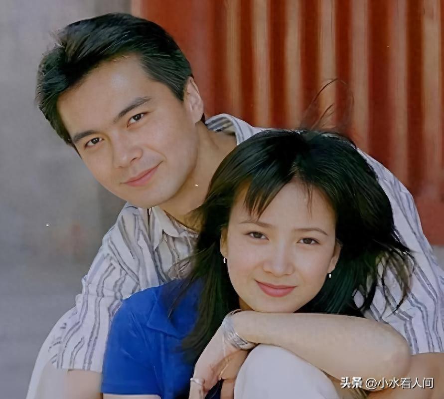 何晴去世30天,许亚军终于发声,连续两次“示爱”,才知他多体面