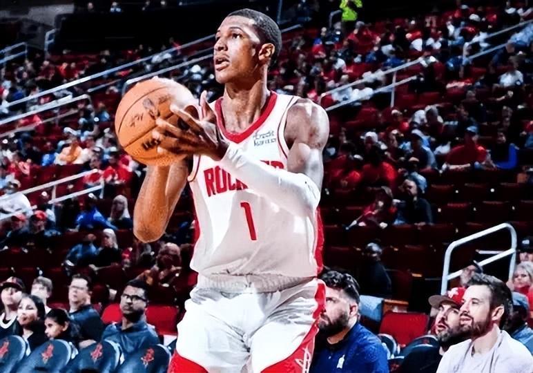 HTH.com-火箭111-106马刺3喜1忧!谢泼德+卡佩拉完美搭配,史密斯盘活进攻