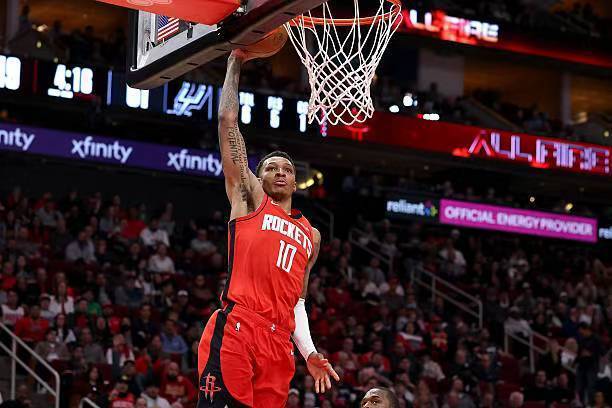 连续两场稳定输出!火箭锋线新星总算是摆脱了之前的阴霾状态了?