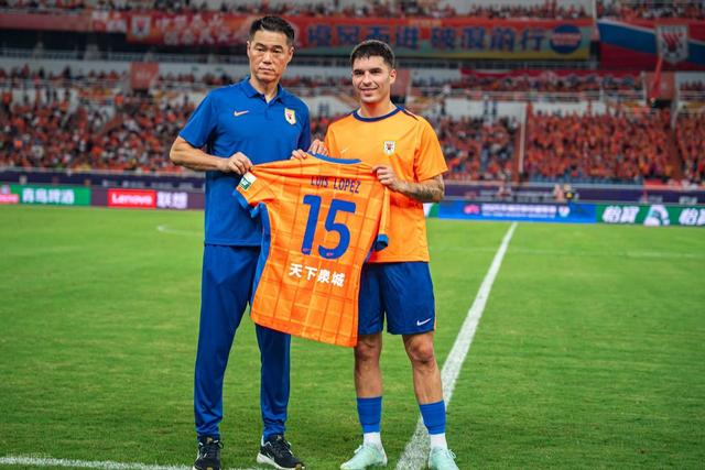 华体会-喜讯!于根伟给津门虎球迷送上新年大礼,即将官宣西乙豪门队长|天津津门虎|科尔多瓦|后防|后防线|转会_新浪体育_新浪新闻