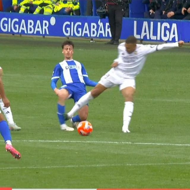 1744588574793086509.jpg 【早报】姆巴佩直红下场!或缺战国王杯战巴萨