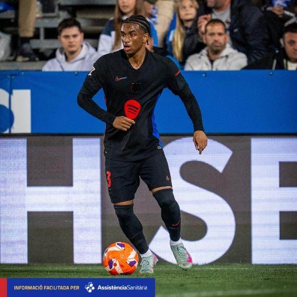 1744588635628039301.jpg 【早报】姆巴佩直红下场!或缺战国王杯战巴萨