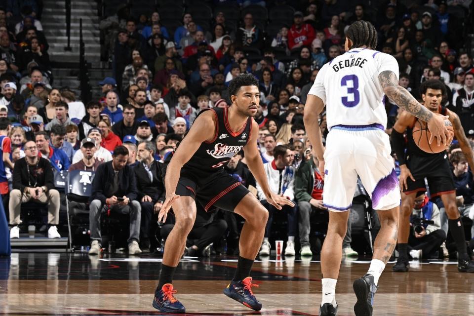 华体会HTH-76人险胜送爵士7连败:马克西25+6沃克22+10 乔治30分