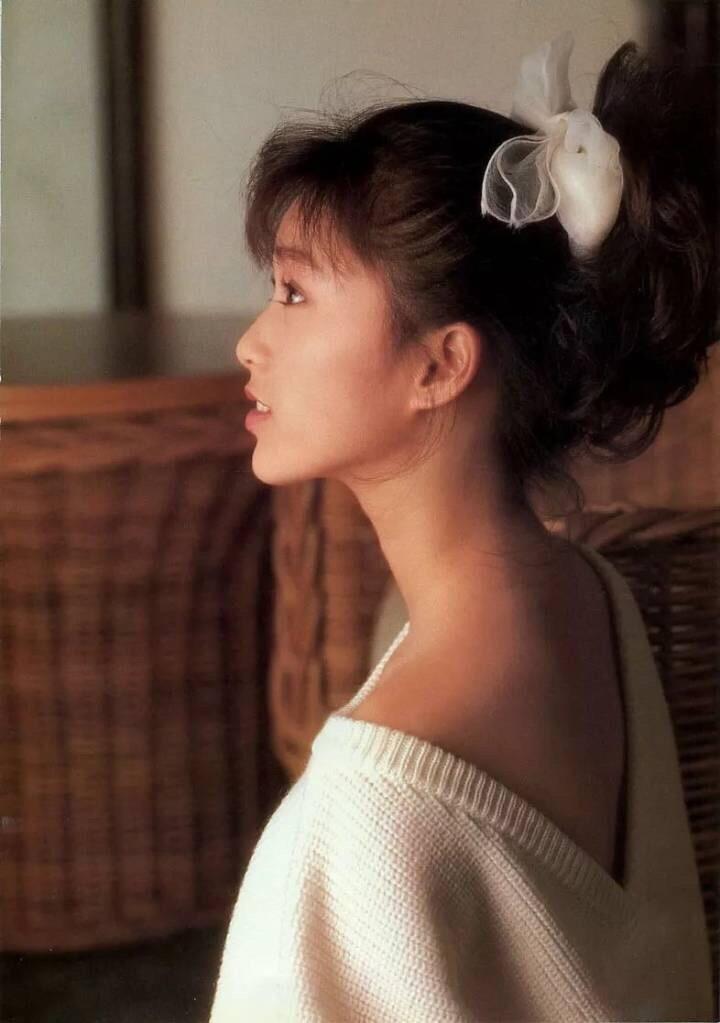HTH.com-堕落的“清纯女星”酒井法子,这张腿间蝴蝶背后,隐藏着的故事